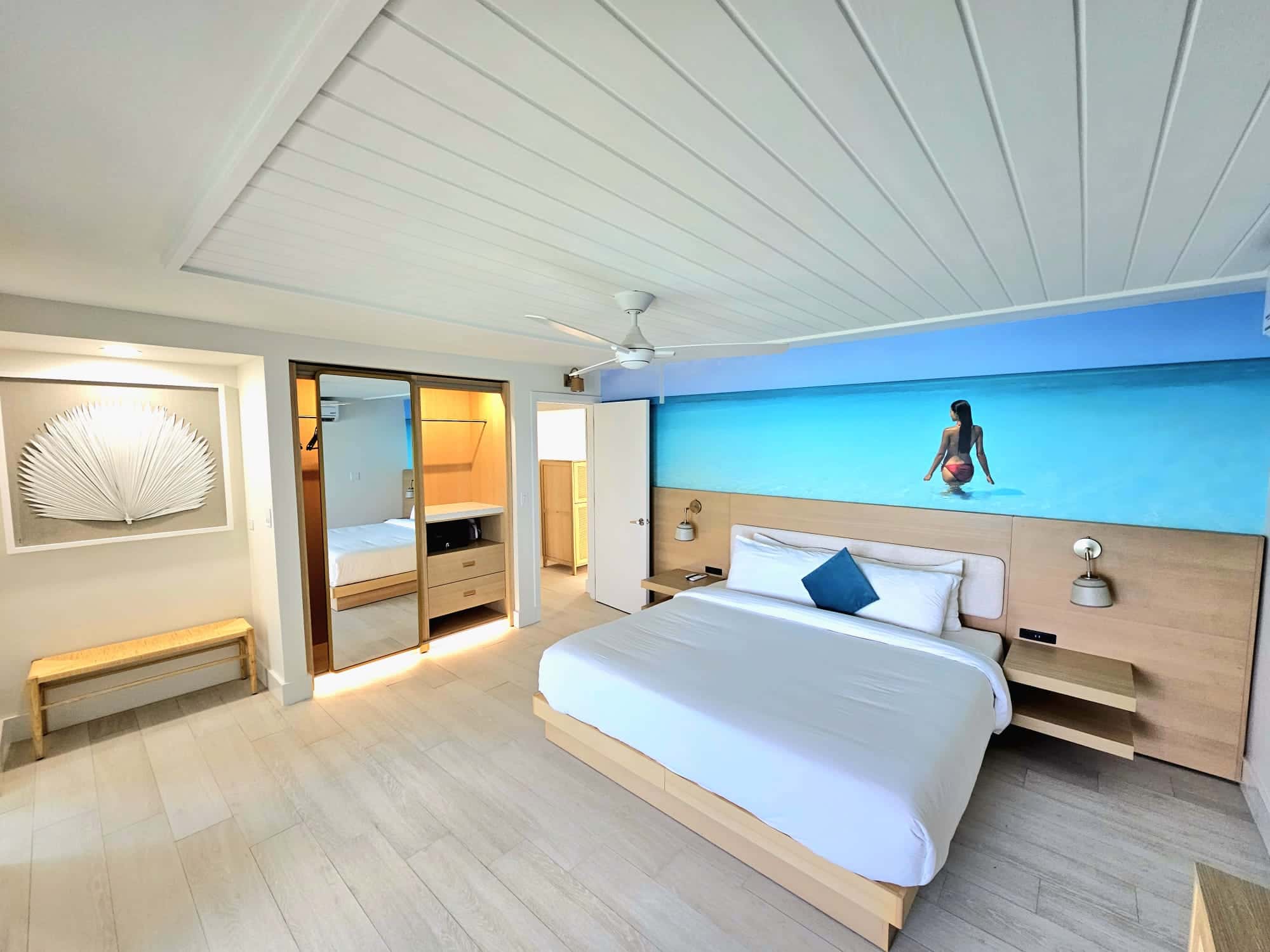 Welcome to the Peace & Plenty Hotel