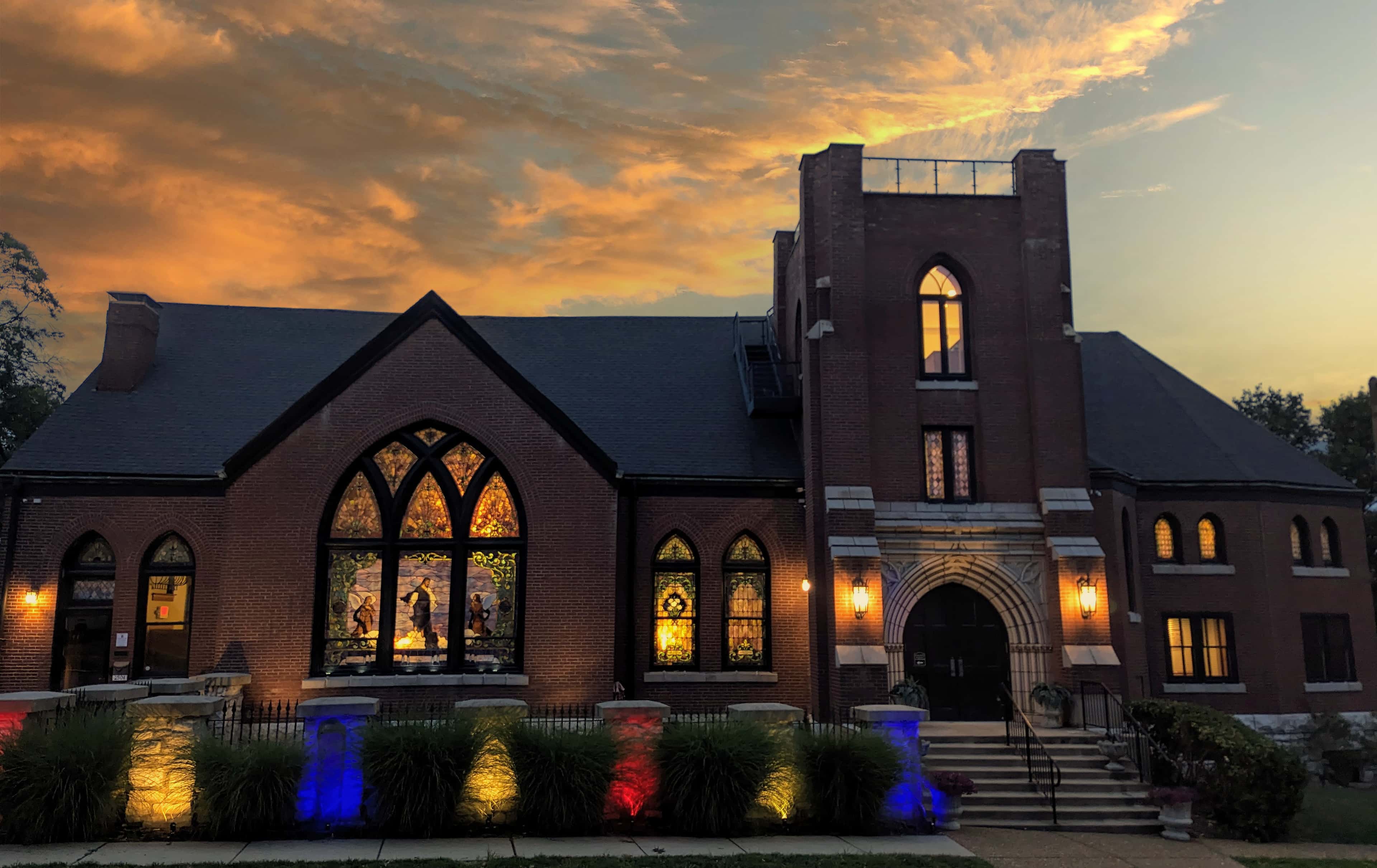 Welcome to Gothic Heights Inn